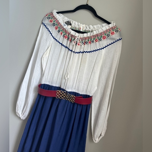 Vintage 1970’s Blue Embroidered long sleeve Peasant Maxi Dress w/ Belt- EUC - Picture 3 of 9